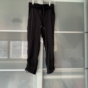 Lululemon dance studio crop jogger